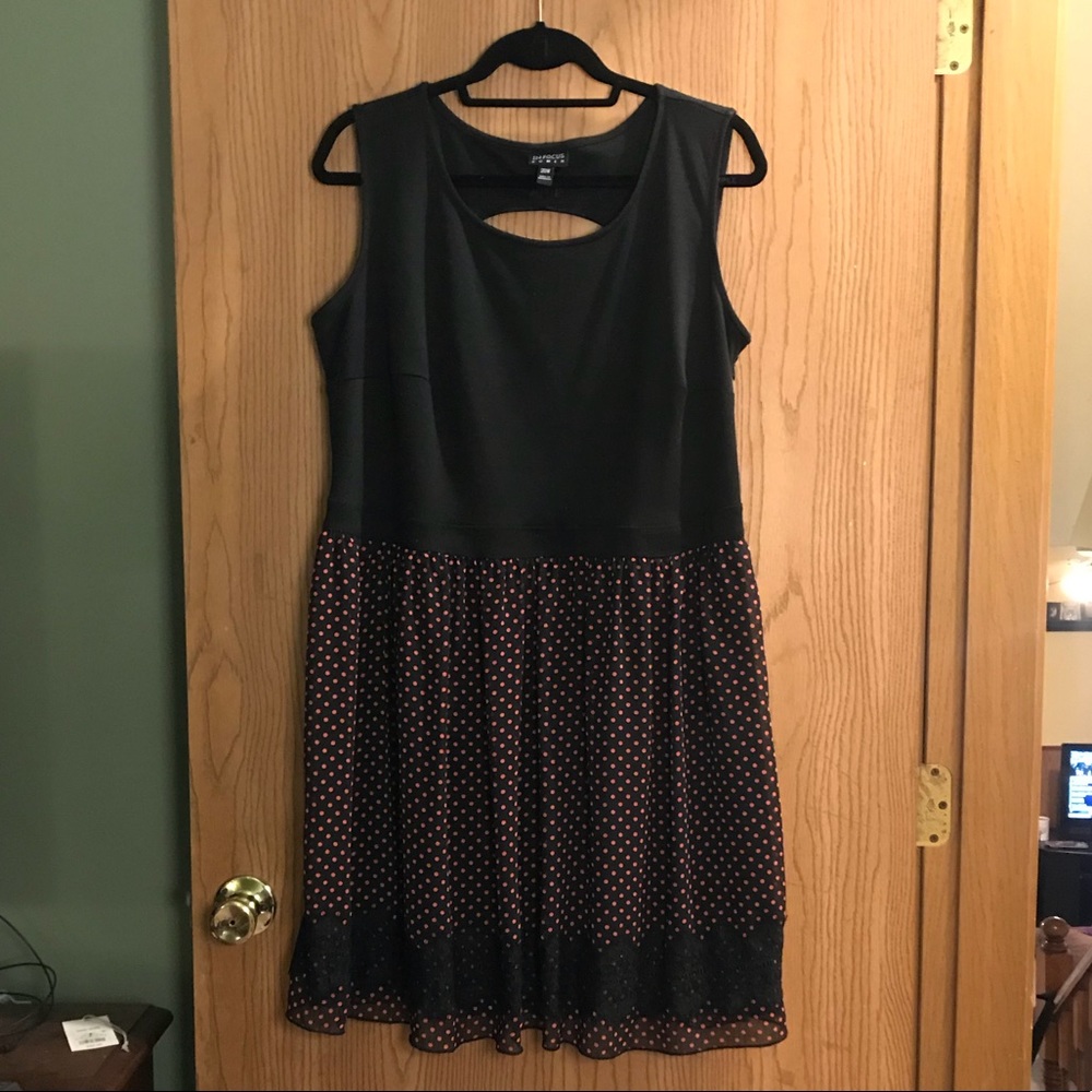 EN FOCUS WOMAN DRESS!